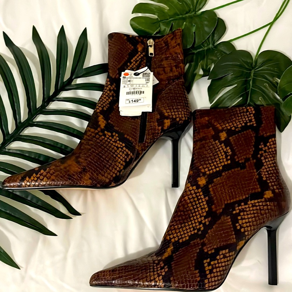 ZARA Ankle Boot , NEW!